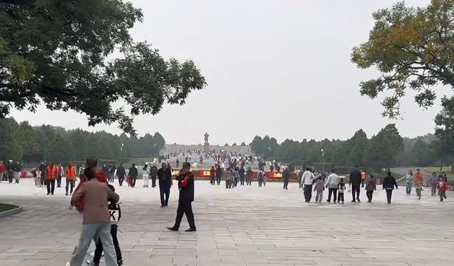 太原胜利街装扮解放碑天桥人气旺，为何火过迎泽大街西段45处游园
