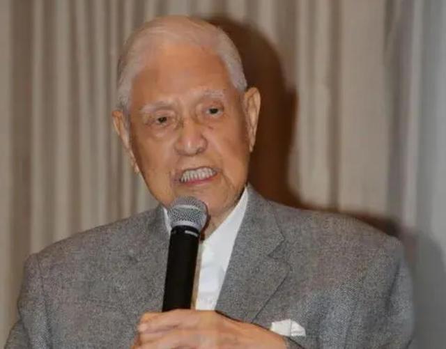 蒋经国至死不知，他一手提拔的接班人，竟是他蒋家最后的掘墓人！