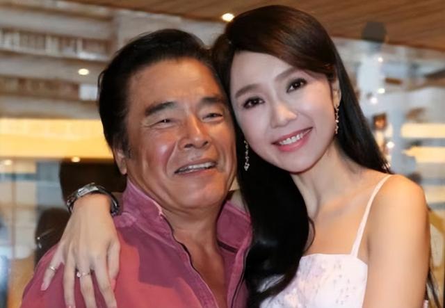 他和6个老婆共处一室，每人每月7万零花钱，71岁又娶小20岁妻子