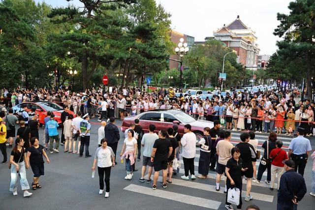 新民大街，越夜越精彩