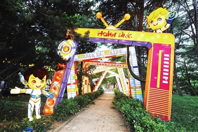 “青岛之夏”艺术灯会开启“时空隧道”，在光影中重逢老青岛