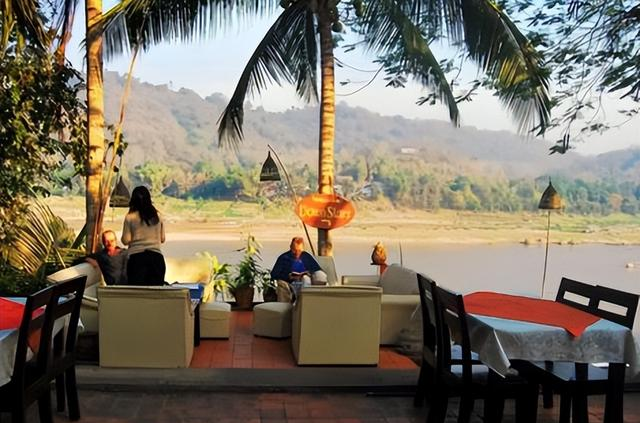 中国帅哥娶外国媳妇，她结婚当天提出一个要求，小伙直言办不到