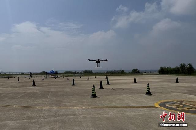 西安暑期迎来无人机考证“热潮” 低空经济领域成就业“新赛道”