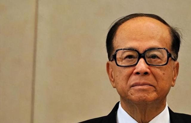 沉默两个月后，中方终于将军，时间只剩2天，李嘉诚恐将卖国