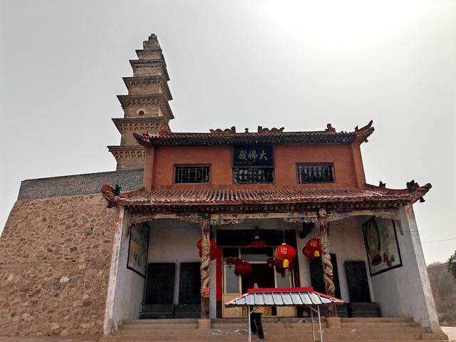 坡上孤塔——万荣八龙寺塔