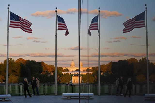 美政府停摆27天！航空业瘫痪，薪水叫停，不到2天延误1万次航班