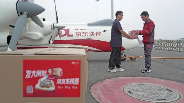 刘强东,孵化300万狼族机器军团