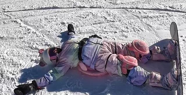 远离造神迷障！全红婵带伤去滑雪	，没想到让人担心的事还是出现了