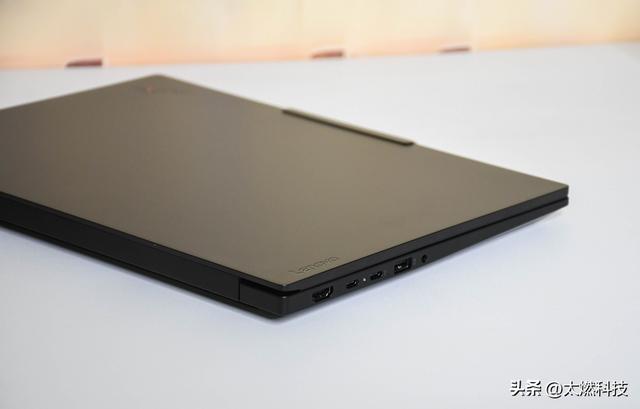 ThinkPad E14 2025超能版商务笔记本测评：焕然一新，全能实力派