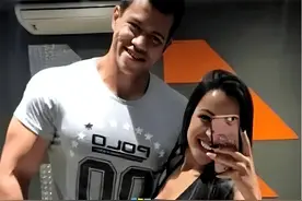 巴西女子产下双胞胎，亲子鉴定震惊全网！发现孩子父亲不是同一人图片