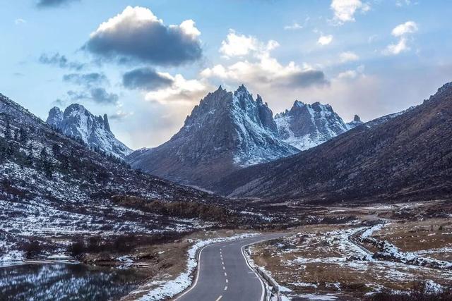 一踩油门，赴莲宝叶则的风景与自由之约