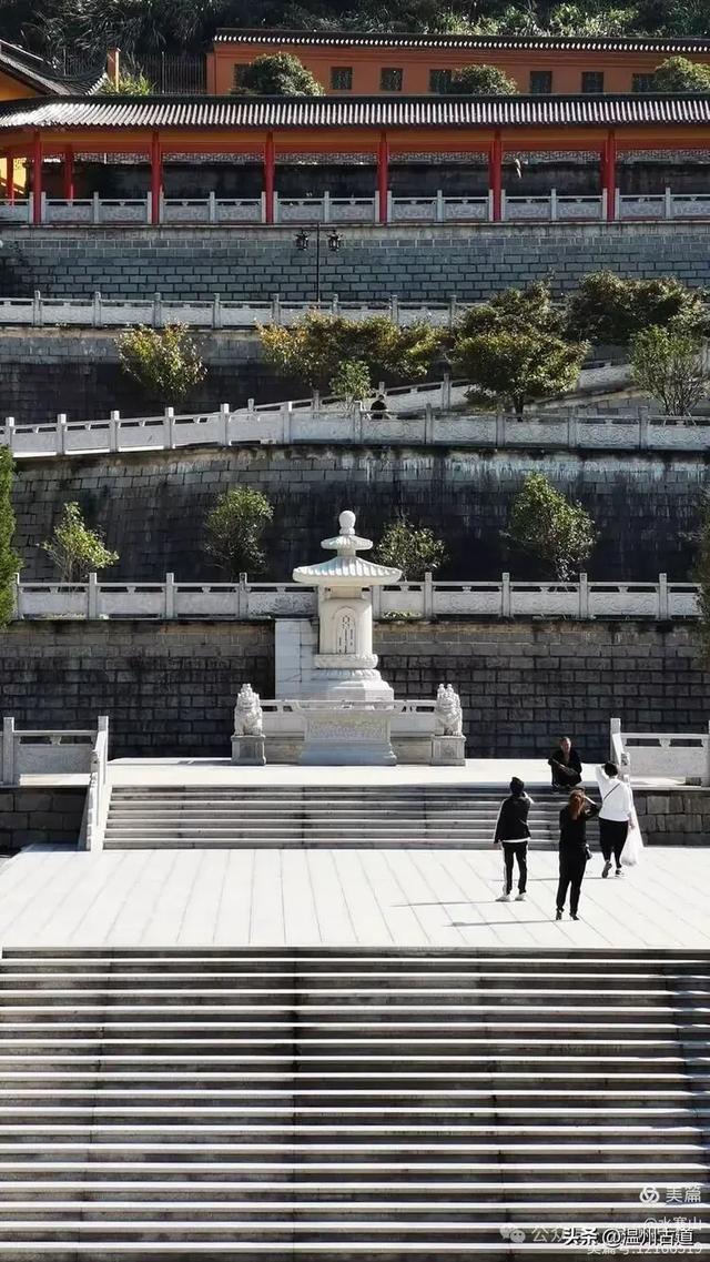 被誉为“江南小布达拉宫”！探秘浙江最大最土豪的寺院！