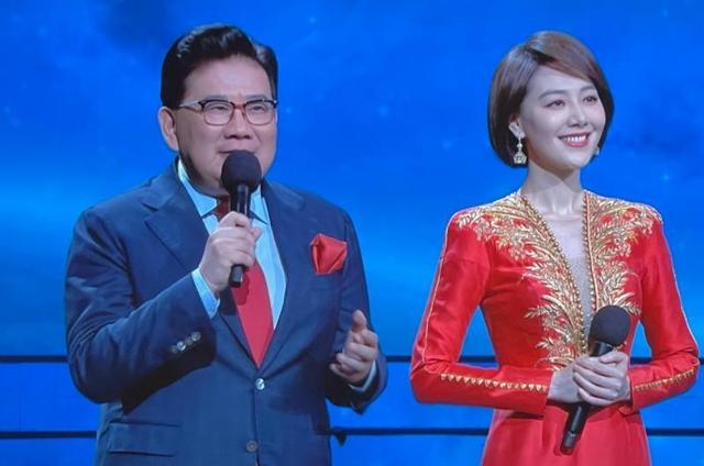 讨好大佬，陪睡上位，遭央视“开除”，她身上的标签哪个才是真的