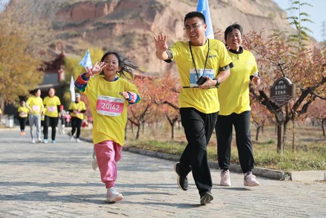 【媒体看安宁】兰州马拉松跑遍兰州系列活动“九九重阳”全民登高在安宁开赛