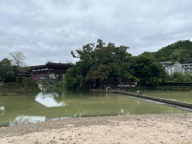 退休夫妻自驾温州泰顺之仕水古镇、胡氏大院、廊桥文化园