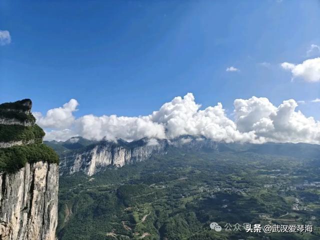 徒步利川朝东岩：华中绝壁的震撼与隐忧，环保徒步爱好者的见闻