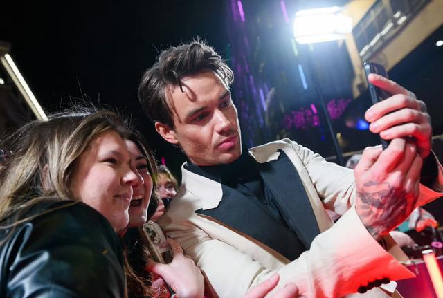 7000万唱片销量团成员合体？路易斯赞恩Netflix节目唤醒青春记忆