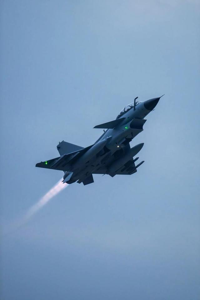 攻不了也守不住！中国空军在西藏上空，足足被印度空军欺负了40年