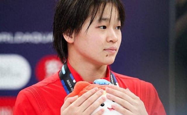 “捐款风波	”持续发酵！专家称应拆全红婵雕像，陈芋汐果然没说错