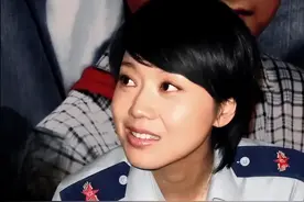 “风情女人”闫妮：离婚后曾多次“老牛吃嫩草”，53岁为何还未婚图片