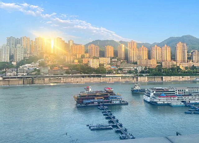 湖北宜昌襄阳这俩个副中心城市，它们在长江中游城市群是什么地位