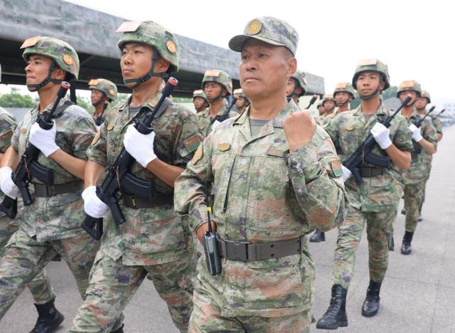 “老兵不老”！53岁教练三上阅兵场，背后故事震撼人心！