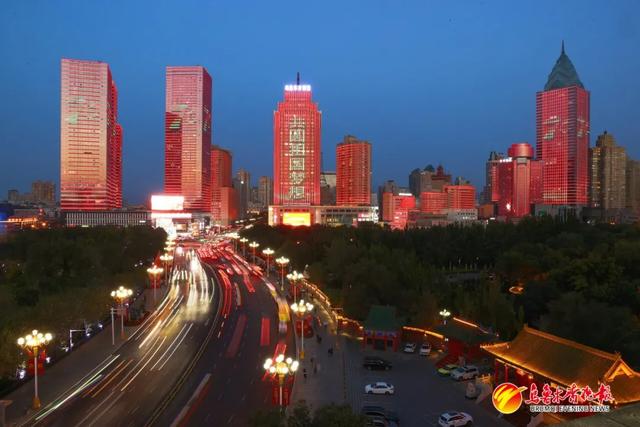 来自乌鲁木齐的浪漫！整座城市都在发光
