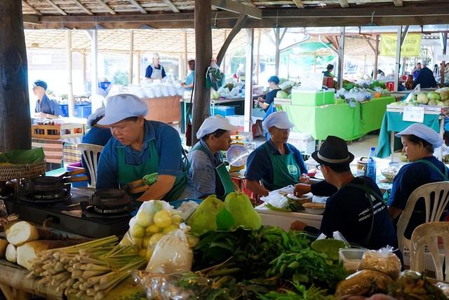 泰国虽然没有中国“发达”，但泰国人这件事做得比大多中国人好？