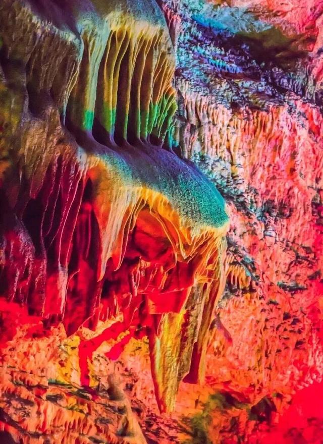 年味十足的山东宝藏小城，不仅是鲁菜重要发源地，还是“中国琉璃之乡”！