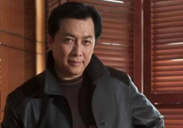 没想到，73岁唐国强受邀观礼阅兵刚一个月	，竟再令所有人刮目相看