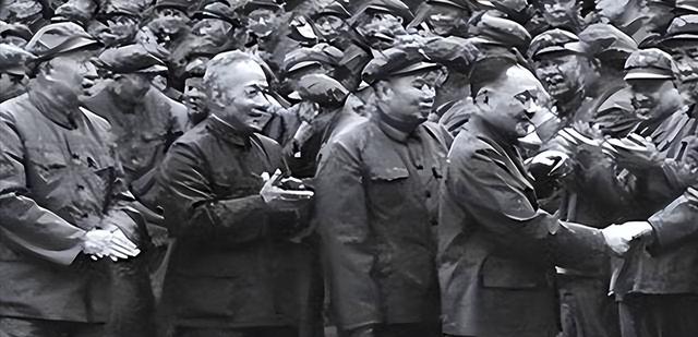 他是河南第一任省委书记，47岁因病去世，其秘书后成为国务院总理