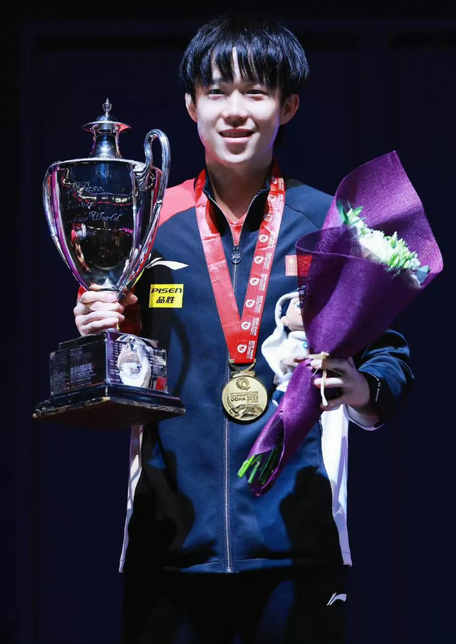 邓亚萍没想到，一场联谊会，彻底暴露王楚钦在乒乓球界的真实地位