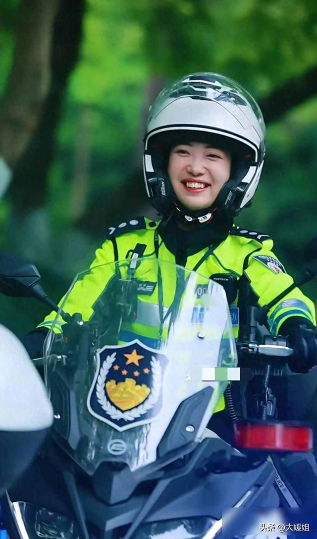 兔子警官李语蔚走红一年半现状：至今没转正，工作肉眼可见的疲惫