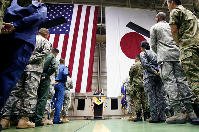 高市早苗被特朗普训了一顿，日本人不敢想象，要独自面对中国怒火