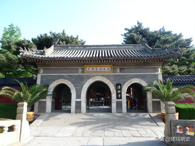中国有一古庙，庙不大，却有武警全天站岗，究竟有何过人之处？