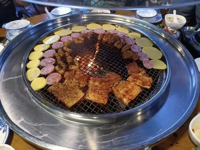 跟着赛事游遵义 | 冬季文旅“四件套”之围炉！赤水不止茶，还有更多新玩法……