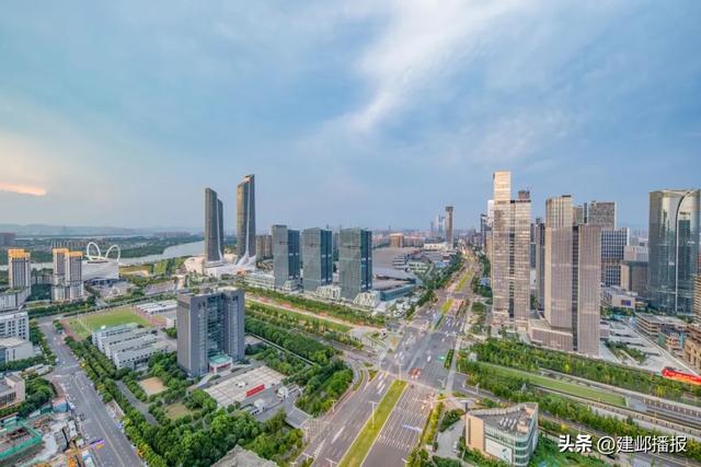 快 到 建 邺 来