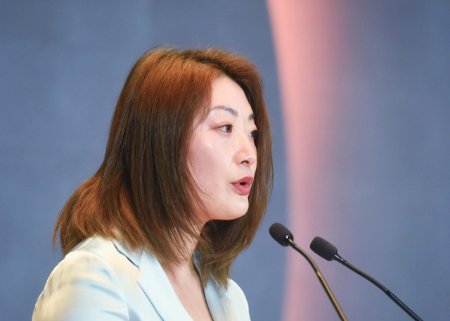 没想到，宗馥莉辞职娃哈哈董事长后，竟因一特殊举动实现口碑暴增