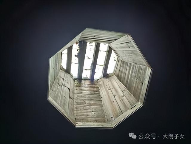 龚朝军 ▏八角楼：一盏油灯照初心，革命星火映征程