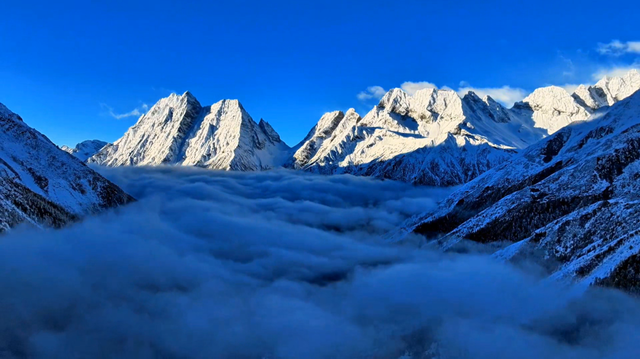 四姑娘山的一天，是光影的诗篇