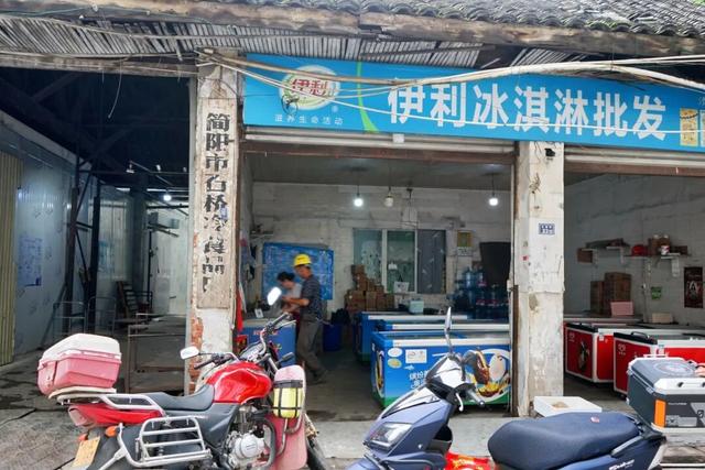 成都：打白酒下馆子，逛简阳石桥百年老街