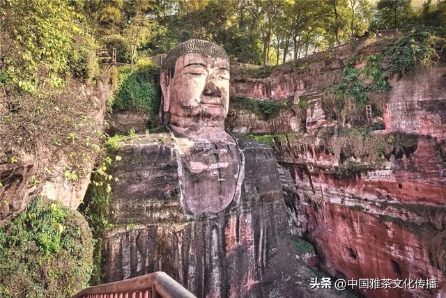 乐山大佛与三江之美：诗意山水间的千年守望