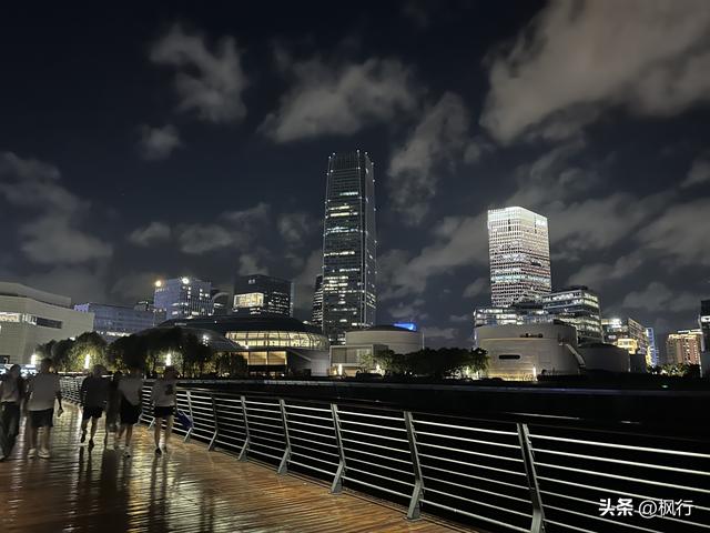 经济不上行的时代，上海也有自己的美