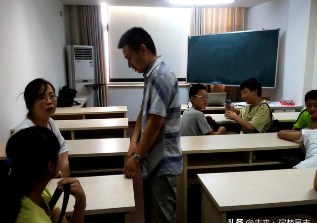 降薪、降级、丢饭碗，31名教师被重罚，教育部门这次动真格了