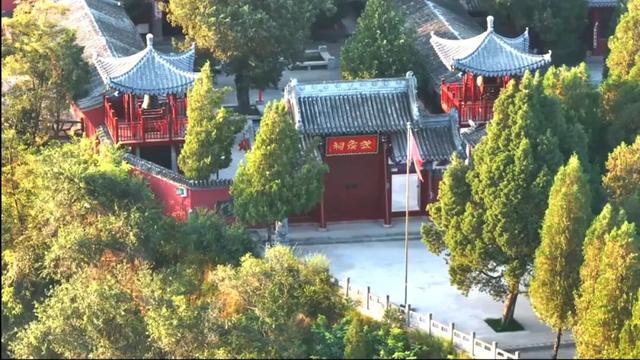 秦皇祖邑千年韵，祁山灯会万古情