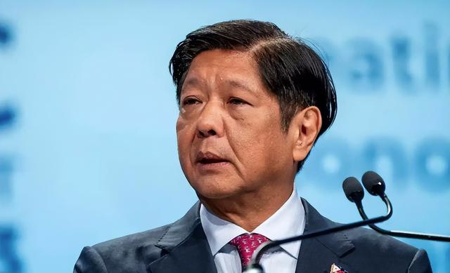 中方拖船抵达仁爱礁！菲军紧急对华喊出一句话，现场外媒全都懵了