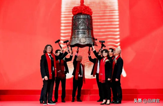 员工平均年薪12.67万，75后佛山兄妹逆市闯出IPO，市值超320亿！
