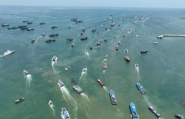 菲开出天价罚单，向中国索赔3960亿，不到24小时中方直接反将一军