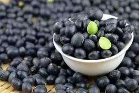 第一次感受到“醋泡黑豆”的威力，老公吃了两个月，感觉好极了图片