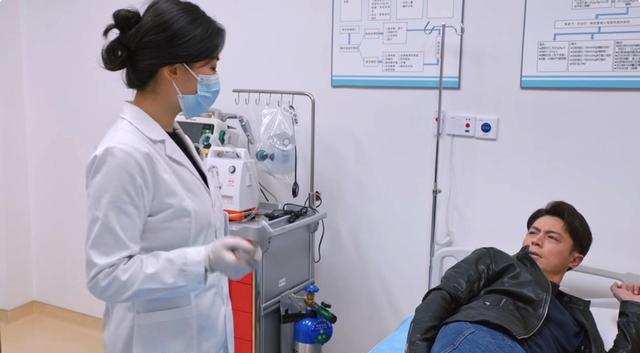 给霍建华演爽了！在《他为什么依然单身》里感觉他就是本色出演